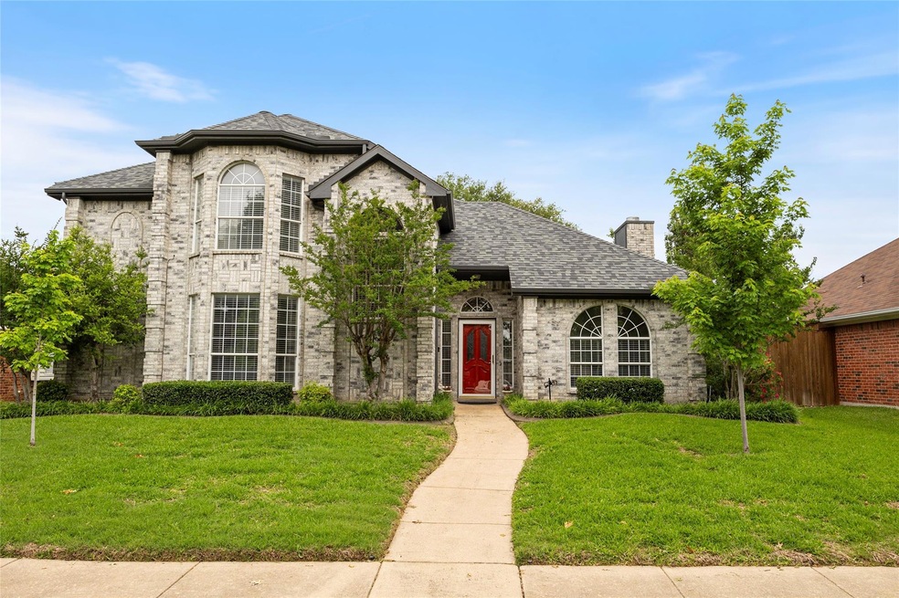 6105 Hawkeye Rd, Rowlett, TX 75089 - photo 1