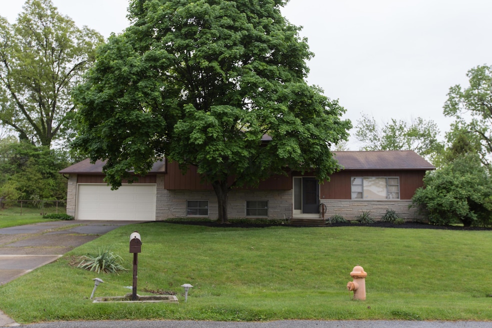 1126 Plum Ridge, Columbus, OH 43213 - photo 1