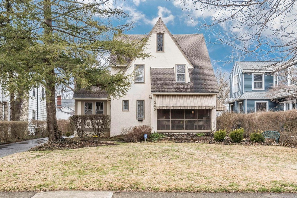245 N Cassingham Rd 01