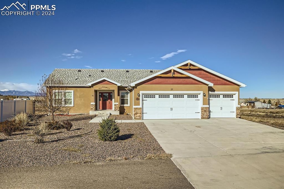 Craftsman house featuring a mountain view and a ga