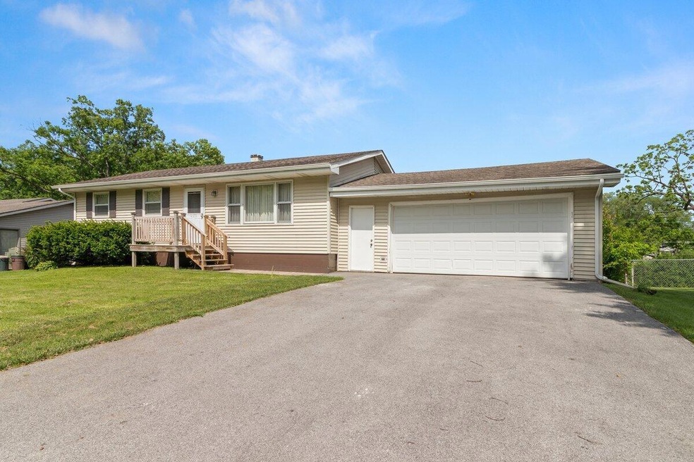 12219 Hendricks Ct, Crown Point, IN 46307 - photo 1