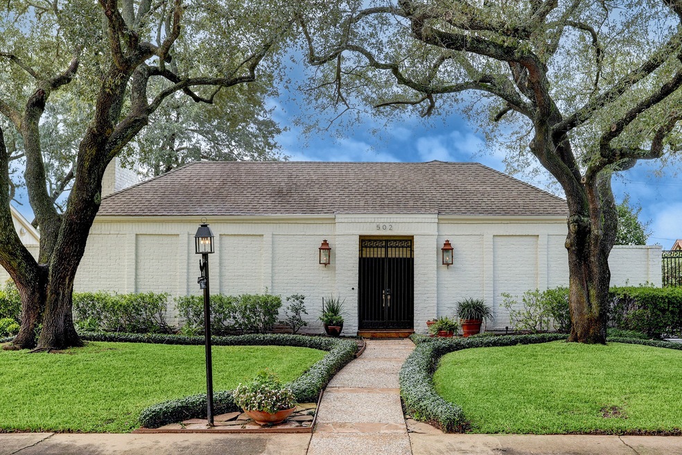 502 Briar Hill Dr, Houston, TX 77042 - photo 1