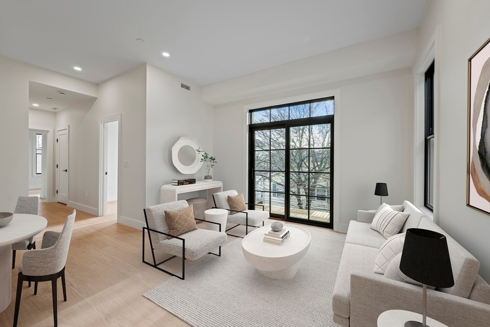 224 W 9th St unit 4, Boston, MA 02127 - photo 1