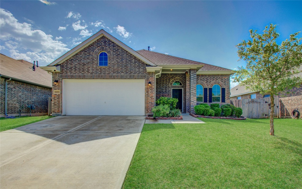 18653 Legend Oaks Dr, Magnolia, TX 77355 - photo 1