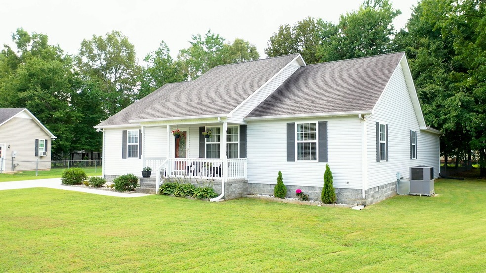 461 W Doak Rd, Manchester, TN 37355 - photo 1