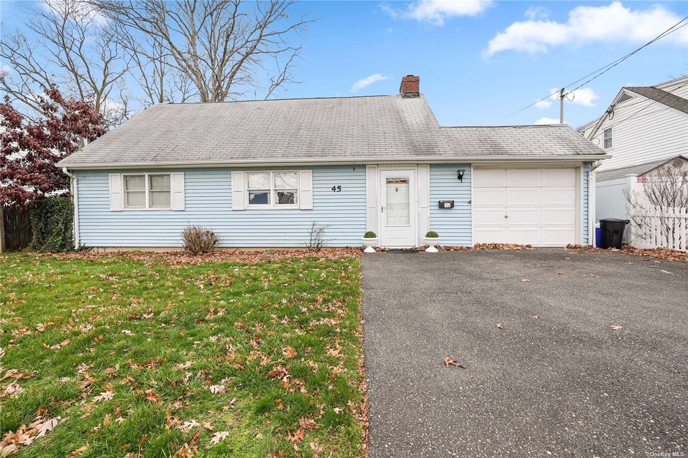 45 N Emerson Ave, Copiague, NY 11726 - photo 1