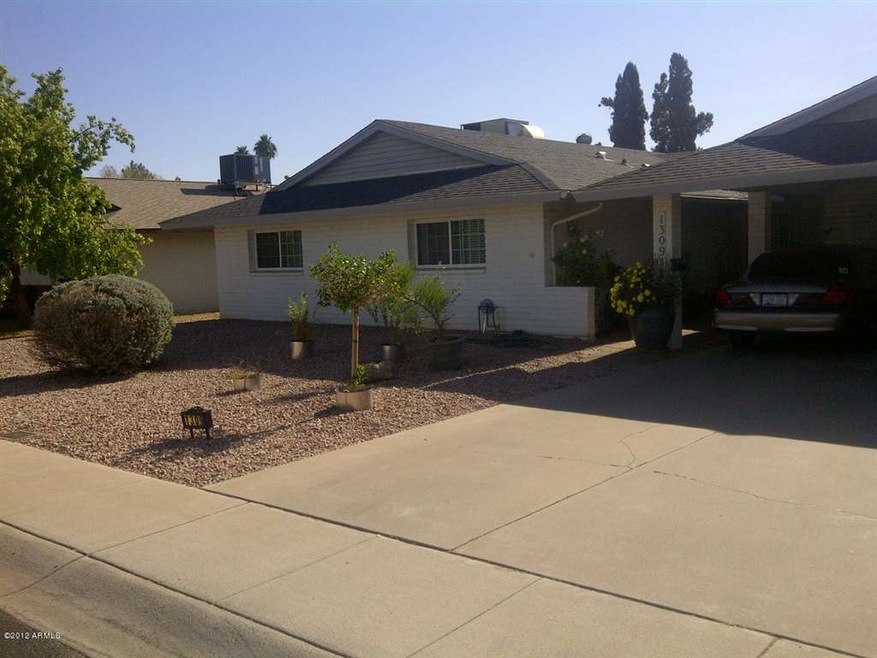 Phoenix-20121201-00108