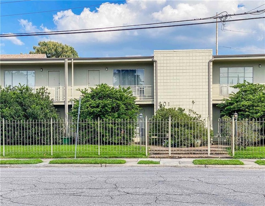 801 Henry Clay Ave unit 215, New Orleans, LA 70118 - photo 1