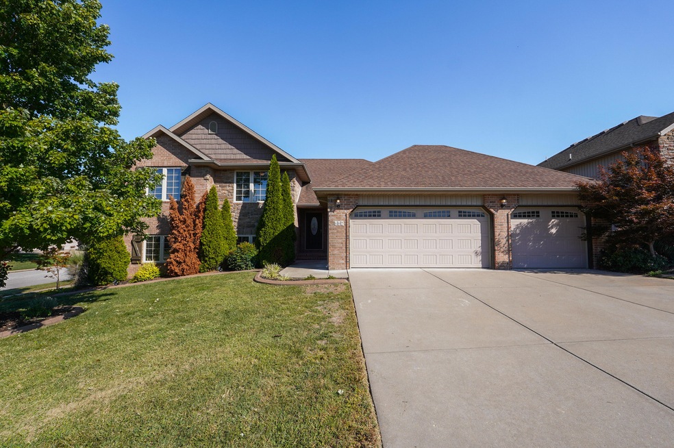 807 E Roubidoux St, Nixa, MO 65714 - photo 1