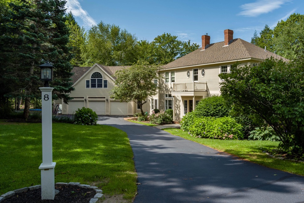 8 St. Andrews Circle - Exterior Front