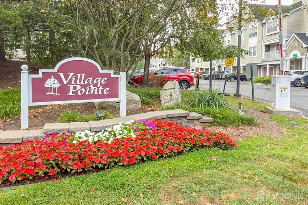 Under Contract $484,900