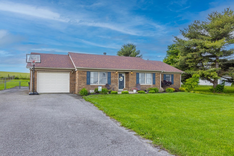 218 Talmage Mayo Rd, Harrodsburg, KY 40330 - photo 1