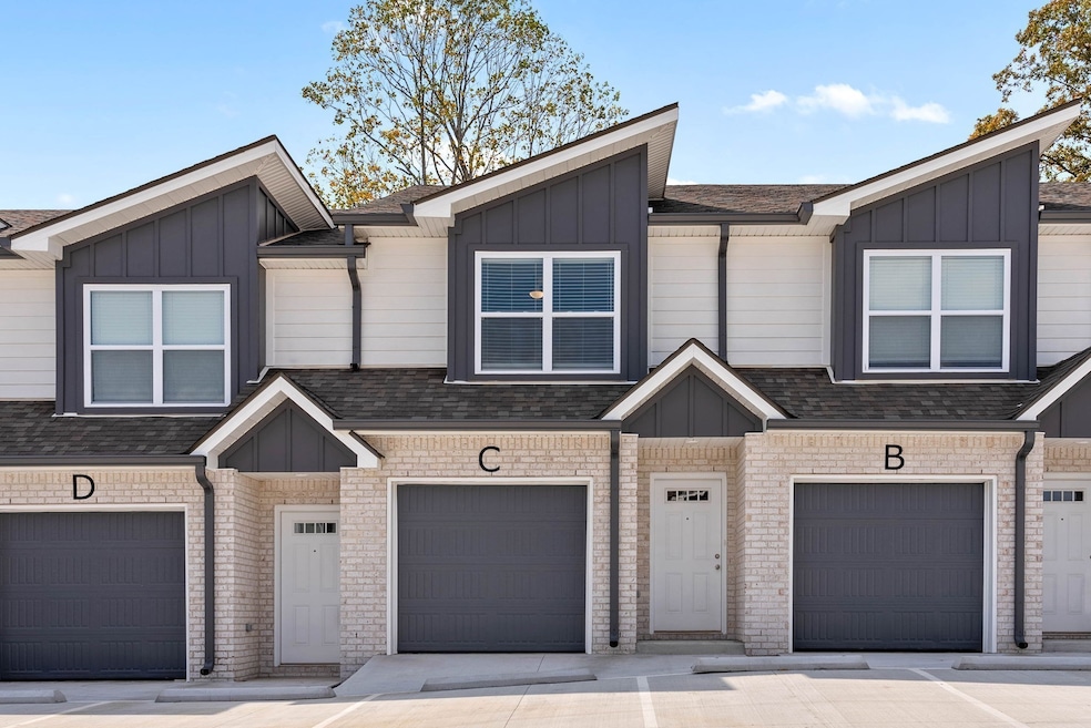 303 Longshadow Trail unit F, Clarksville, TN 37043 - photo 1