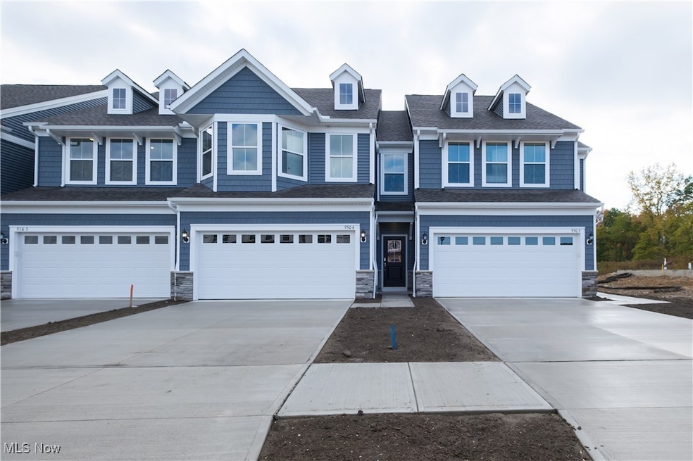 950 Memory Ln, Aurora, OH 44202 - photo 1