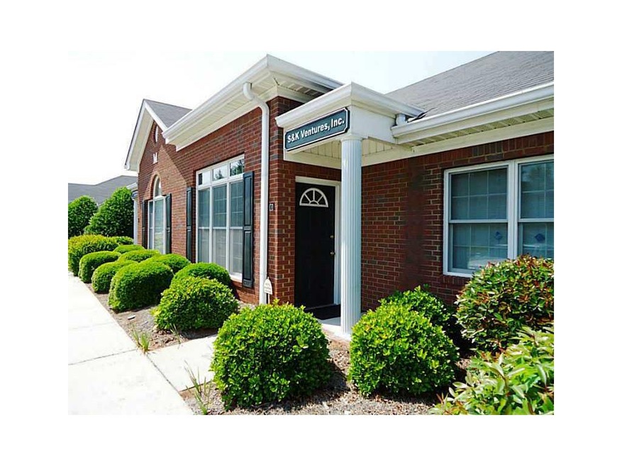 555 Sun Valley Dr unit M-2, Roswell, GA 30076 - photo 1