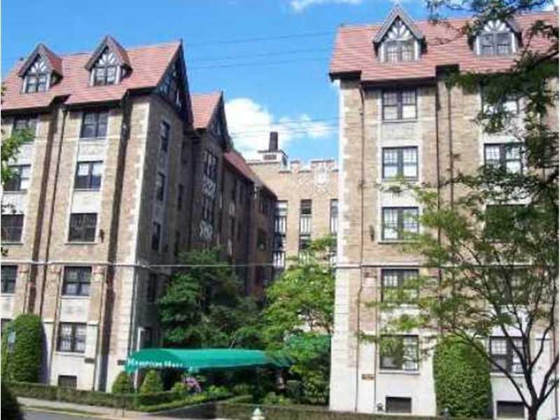 Exterior Front. 166 N Dithridge Street Unit 5H