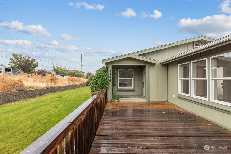 2494 5th St NE, East Wenatchee, WA 98802 - photo 1