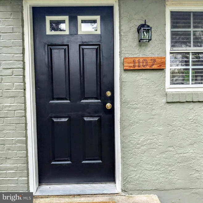 1107 E Willow Run Dr, Wilmington, DE 19805 - photo 1