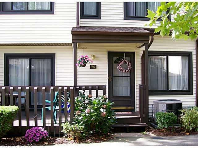 96 Cottonwood Rd unit 96, Newington, CT 06111 - photo 1