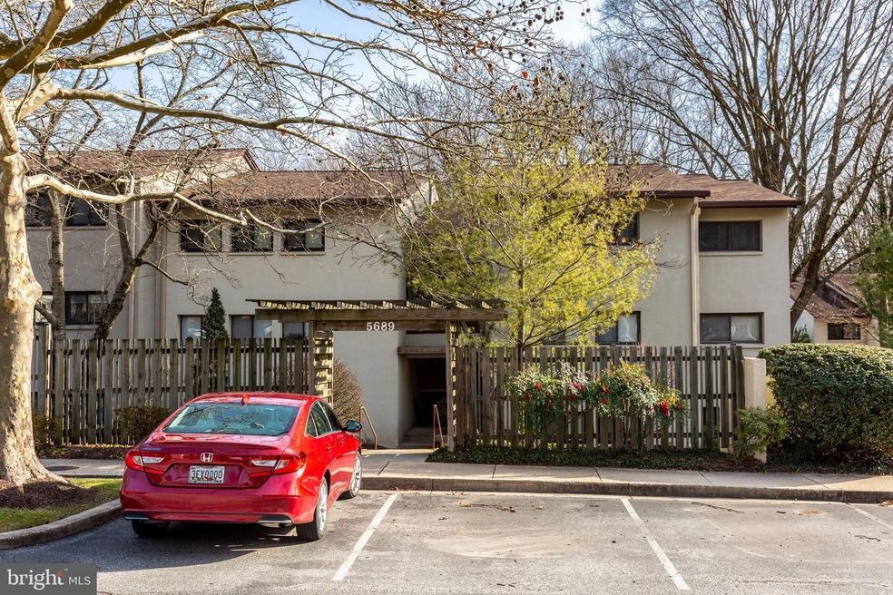 5689 Harpers Farm Rd unit F, Columbia, MD 21044 - photo 1