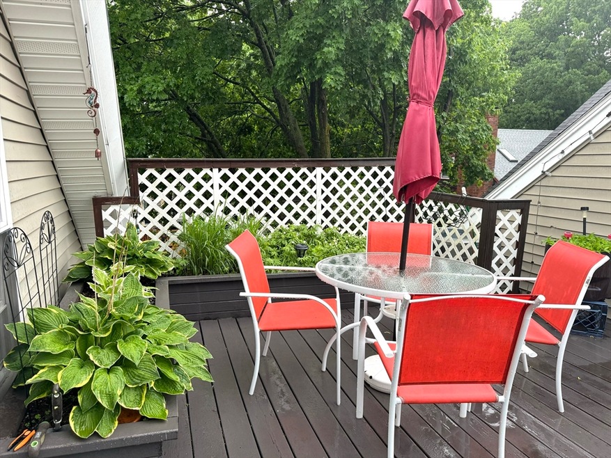 327 Lafayette St unit 3, Salem, MA 01970 - photo 1