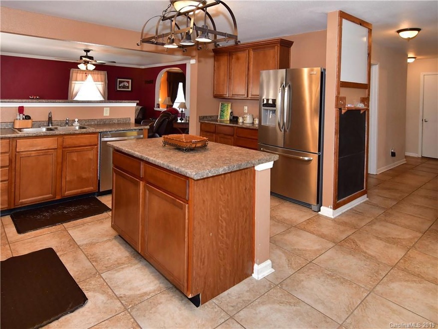 185 Boiling Brook Dr, Statesville, NC 28625 - photo 1