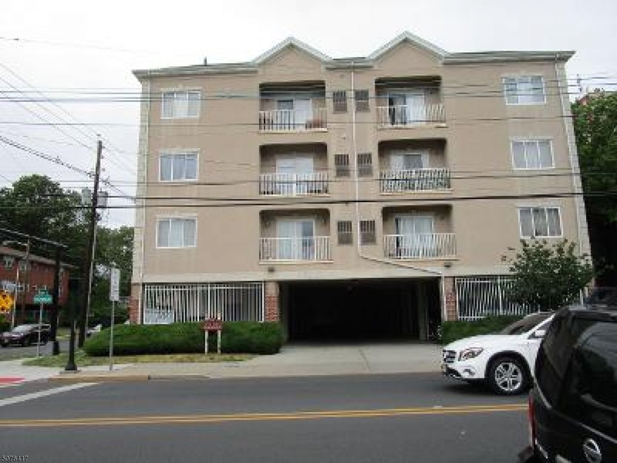 349 W Grand St, Elizabeth, NJ 07202 - photo 1
