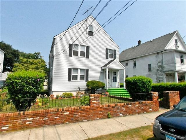 226 Wilmot Ave, Bridgeport, CT 06607 - photo 1