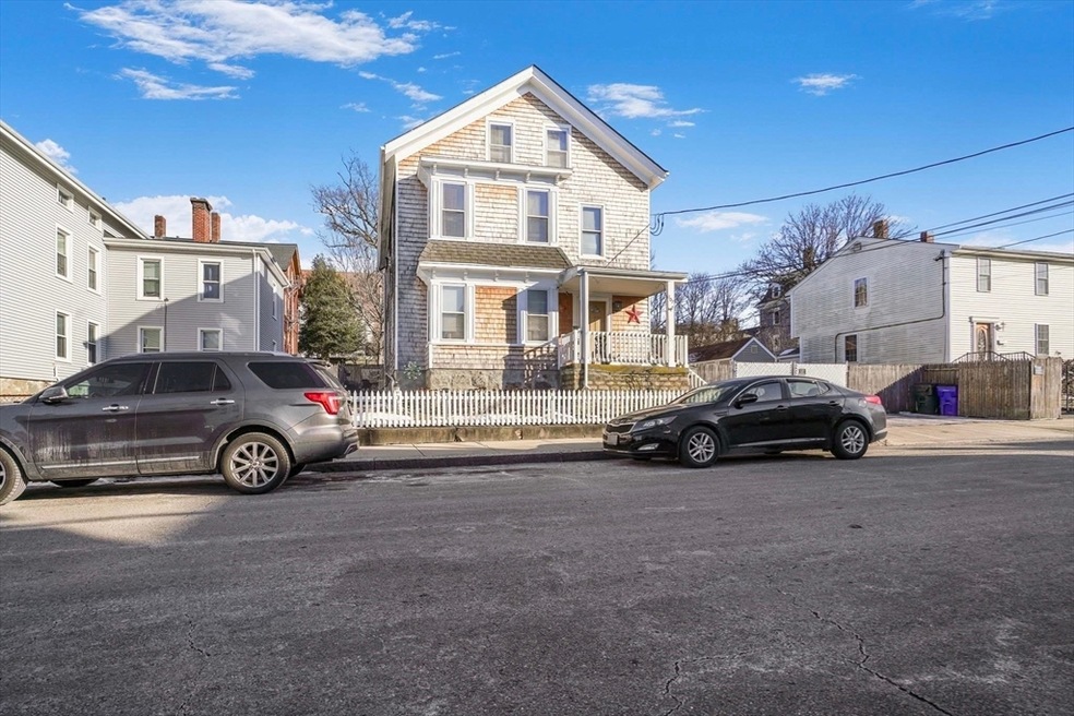 107 Danforth St unit 1, Fall River, MA 02720 - photo 1