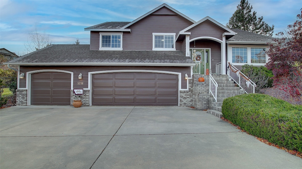 For Sale $879,000 • Co-Listing Agent