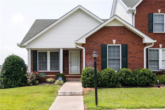 Awesome all Brick corner condo located in Pleasant View