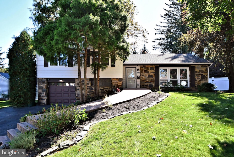 4024 Kottler Dr, Lafayette Hill, PA 19444 - photo 1