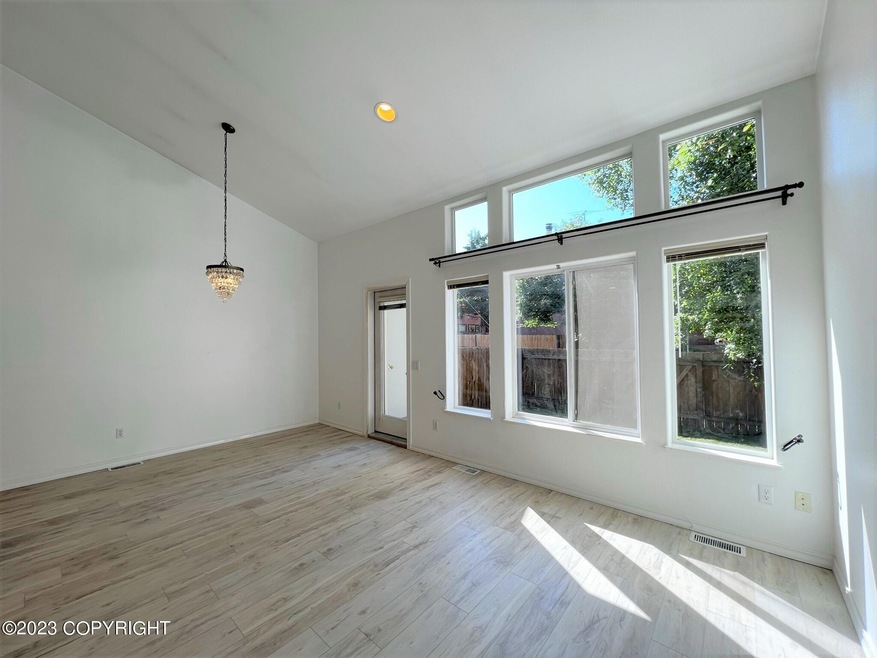 Living/Dining Areas