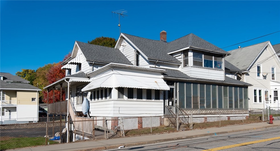 576 Diamond Hill Rd, Woonsocket, RI 02895 - photo 1