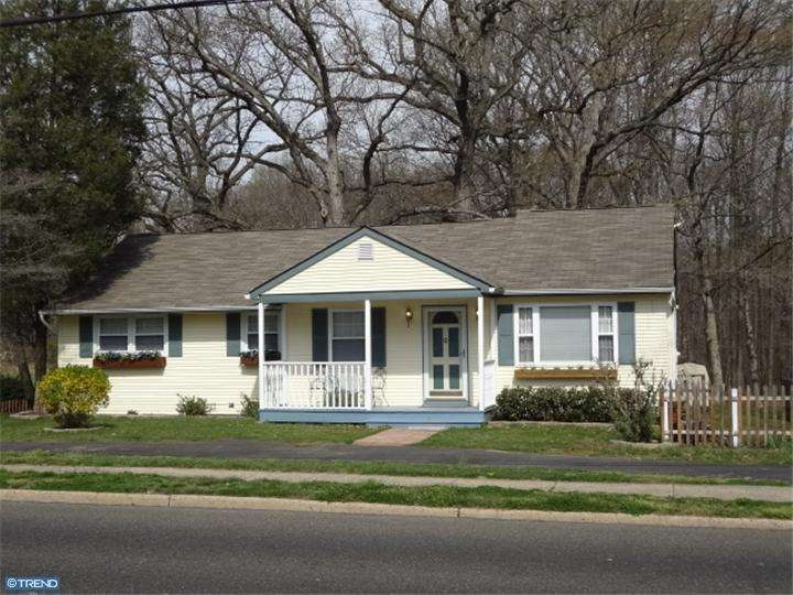 401 Fountain Ave, Burlington, NJ 08016 - photo 1