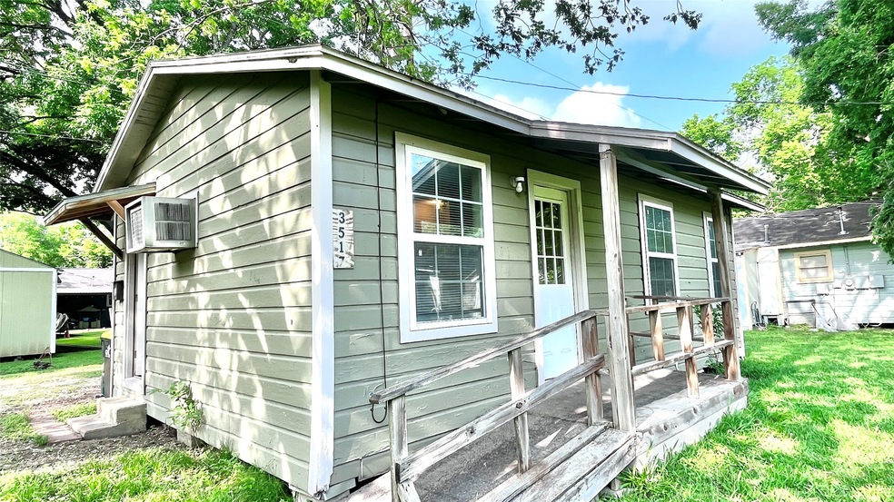 3517 4th St, Bay City, TX 77414 - photo 1