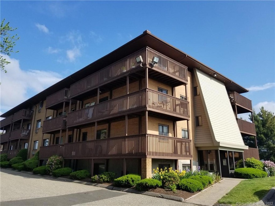 1165 Stratford Rd unit 108, Stratford, CT 06615 - photo 1