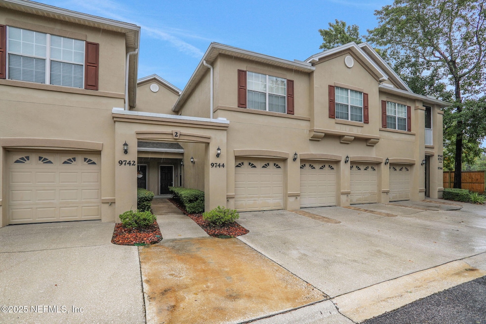 9744 Summer Grove Way W unit 116, Jacksonville, FL 32257 - photo 1