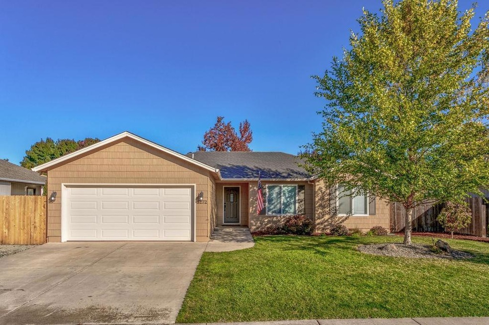 1272 Greentree Way, Central Point, OR 97502 - photo 1