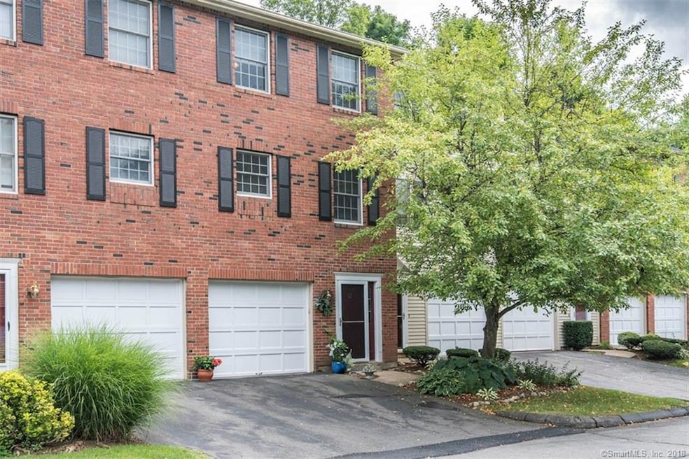 32 Crown Ridge, Newington, CT 06111 - photo 1