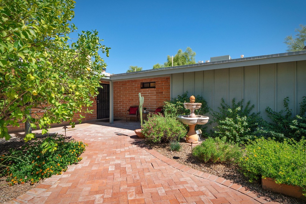 Front Walled courtyard