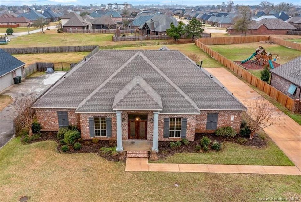 5128 E Worthington Dr, Lake Charles, LA 70605 - photo 1