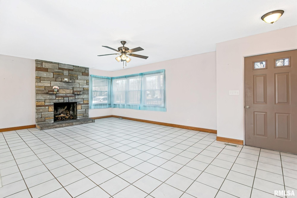 4907 Lorton Ave, Davenport, IA 52807 - photo 1