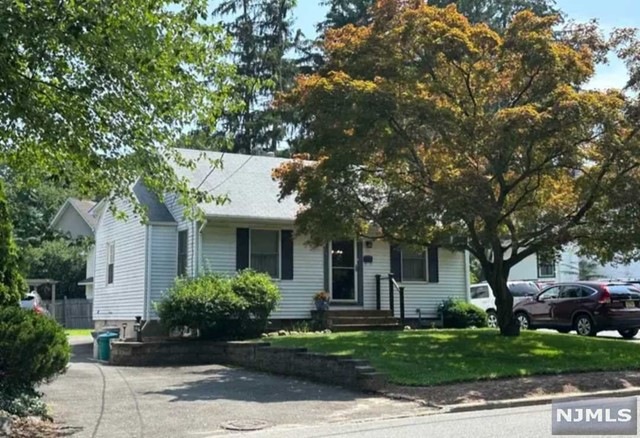 19 Crescent Ave, Waldwick, NJ 07463 - photo 1