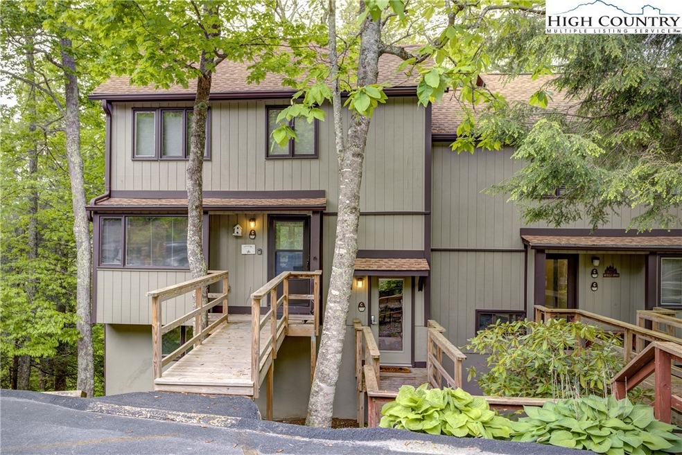 Level entry into this wonderful 3 bedroom end unit