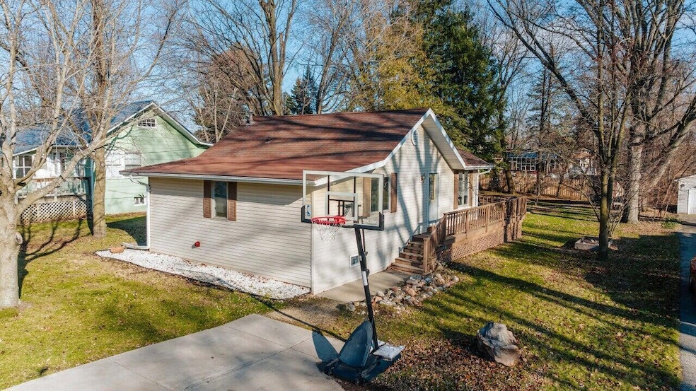 81 Highland Street - Photo