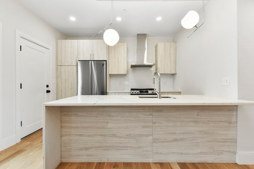 10 Lamson Ct unit 1, Boston, MA 02128 - photo 1