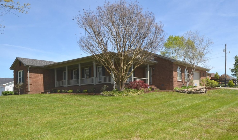 897 Beaumont Ave, Harrodsburg, KY 40330 - photo 1