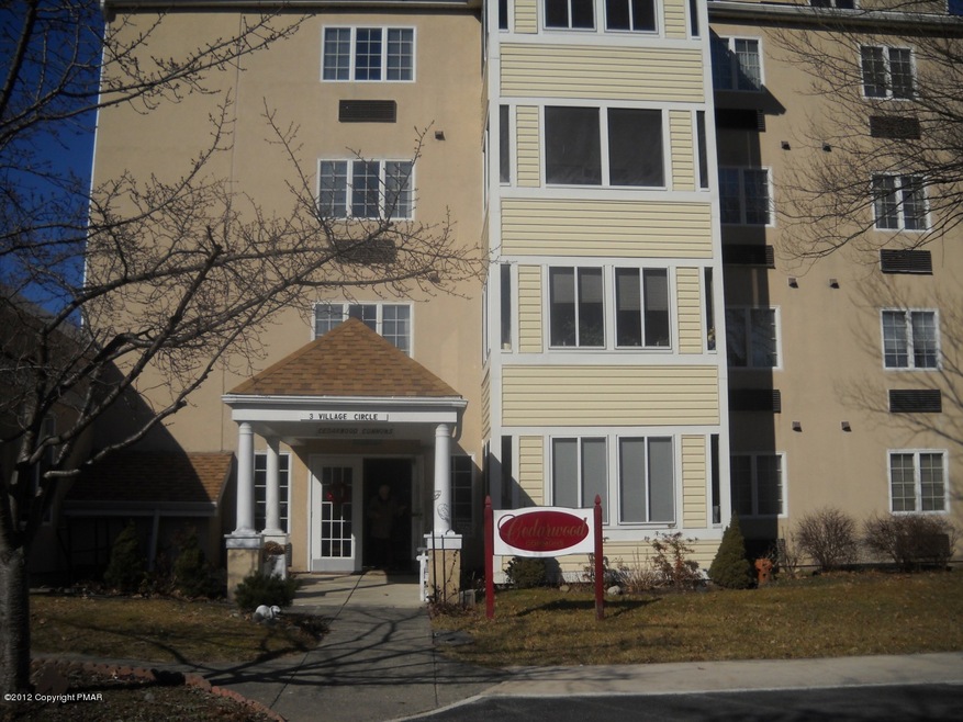 102 Village Dr, Stroudsburg, PA 18360 - photo 1