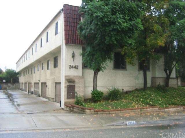 Main Entrance at street level from New Ave